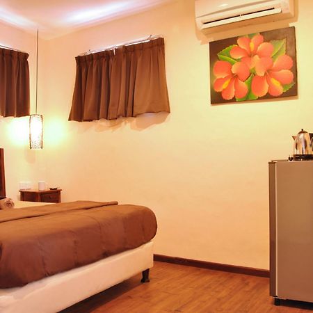 Bemo Corner Guest House Kuta Lombok Quarto foto